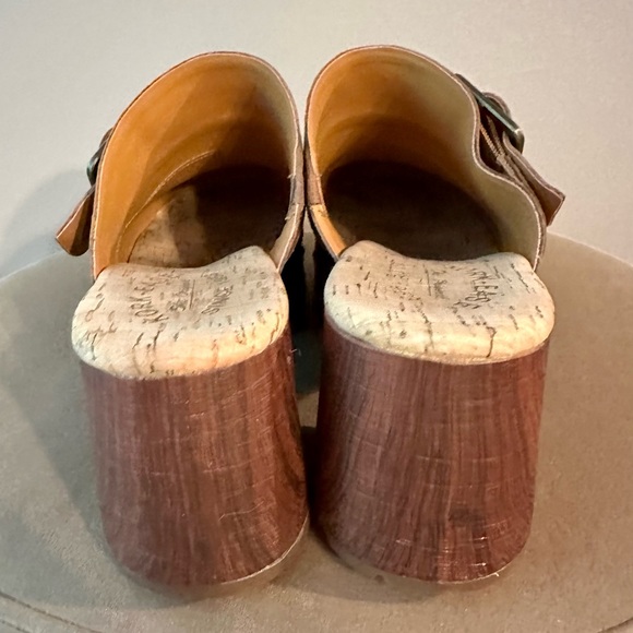 Kork-Ease clogs, size 10, brown - Picture 4 of 7